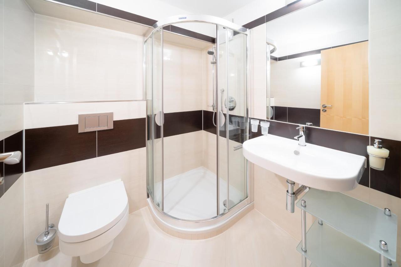 Bohemia Apartments Гарделен Екстериор снимка