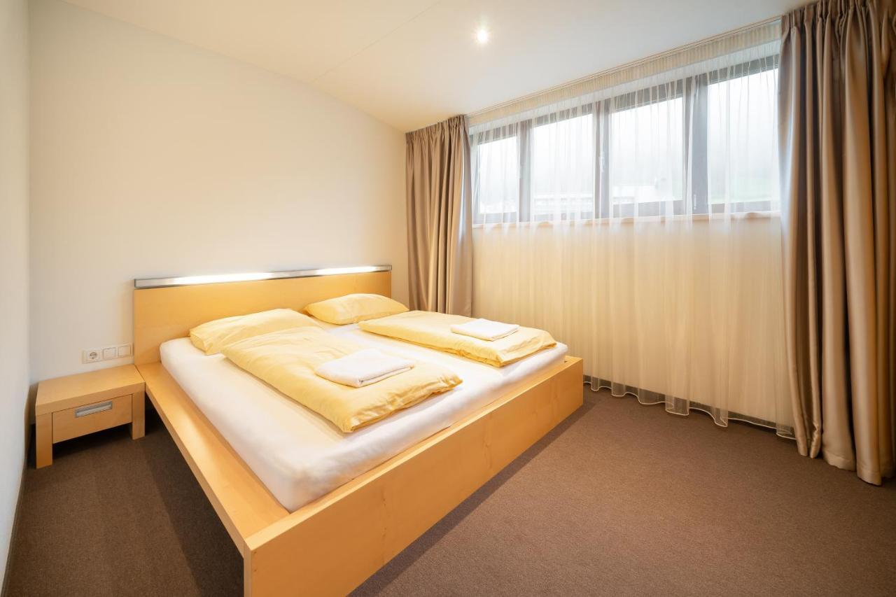 Bohemia Apartments Гарделен Екстериор снимка