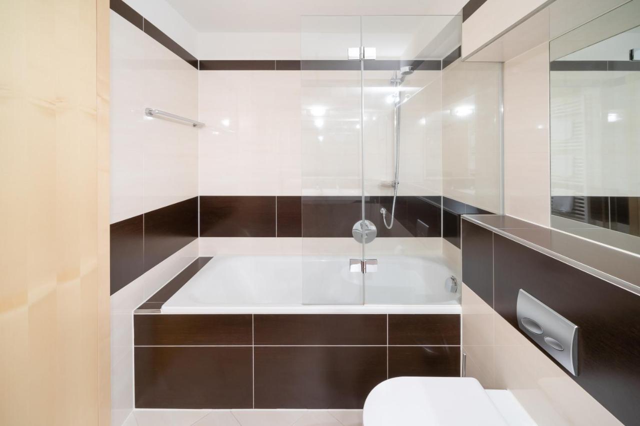Bohemia Apartments Гарделен Екстериор снимка