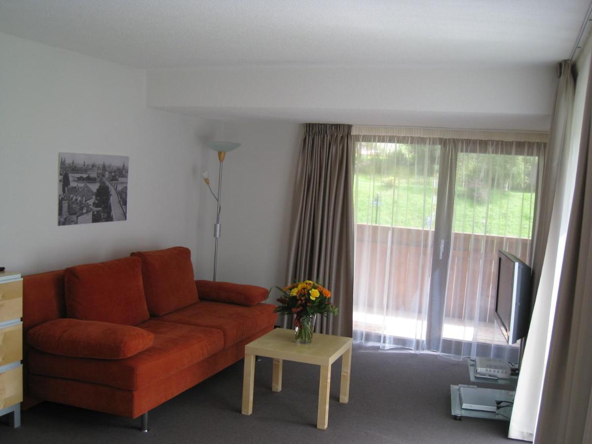 Bohemia Apartments Гарделен Стая снимка