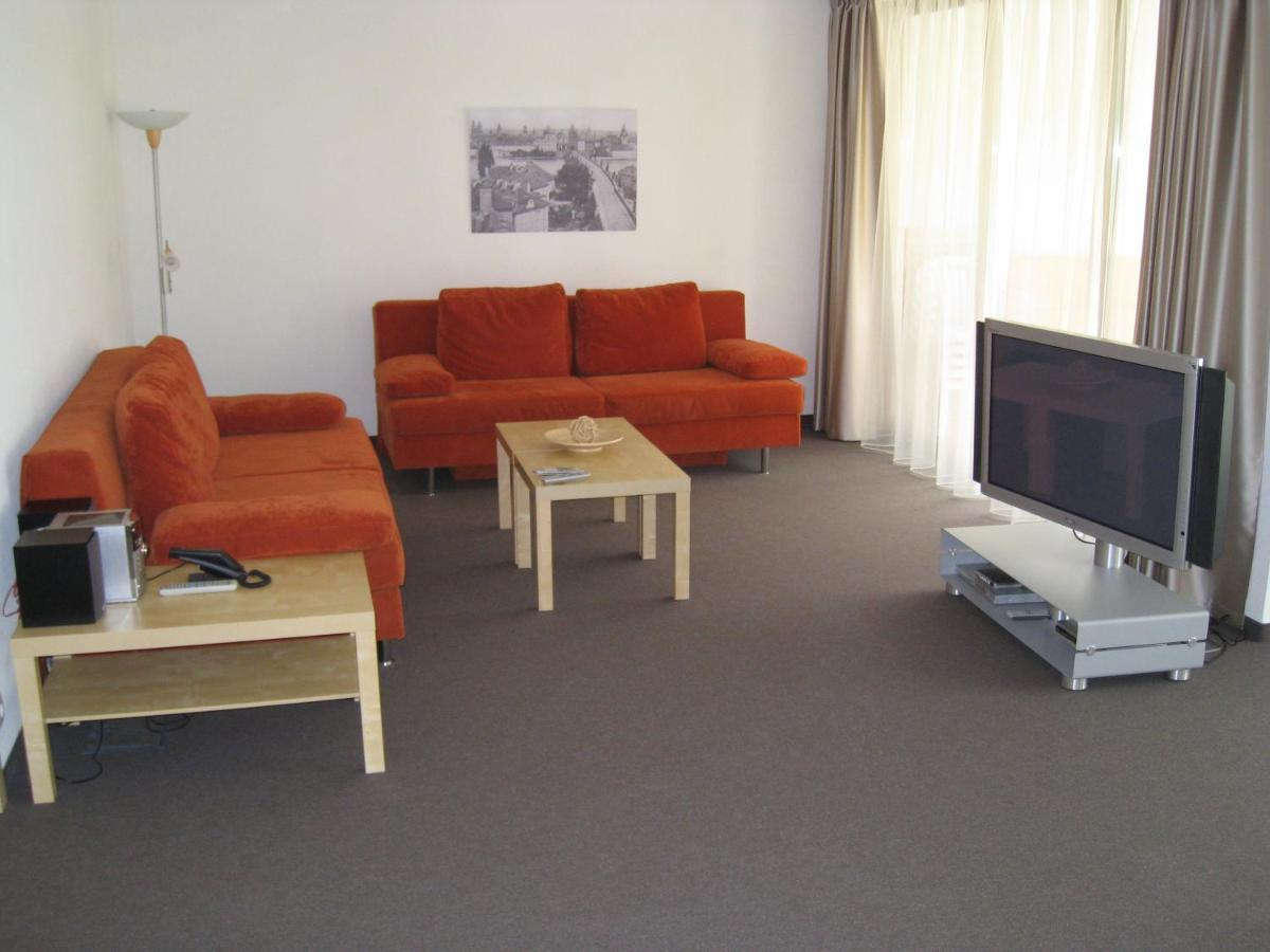 Bohemia Apartments Гарделен Стая снимка